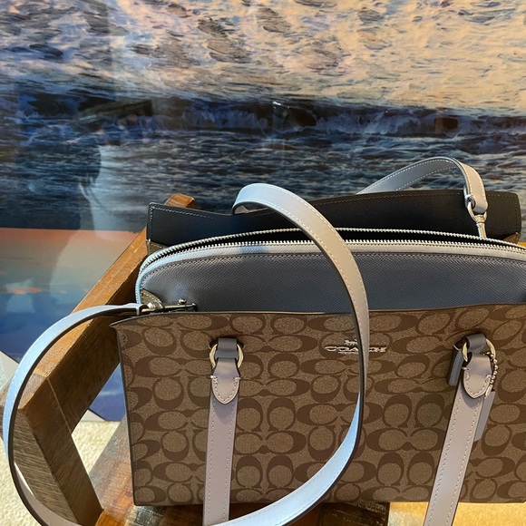 New Coach Handbag - Picture 3 of 12